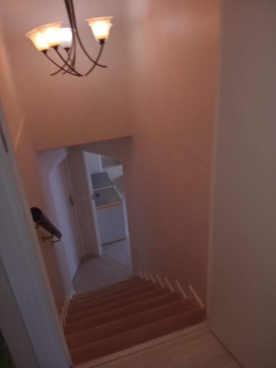 6 Bedroom Property for Sale in Gonubie Eastern Cape